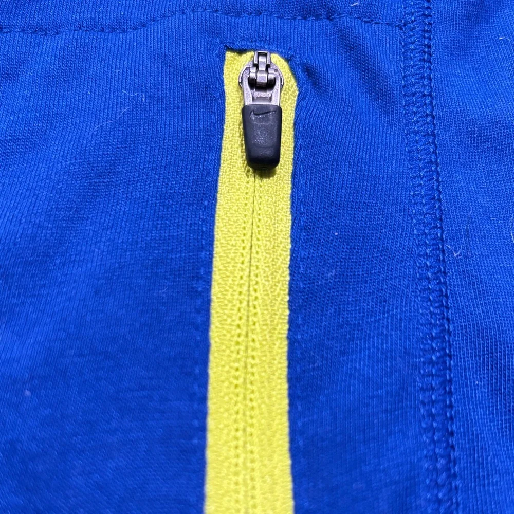 NIKE Athletic Top